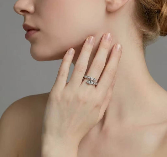 Bague Serpent Moissanite Pavée