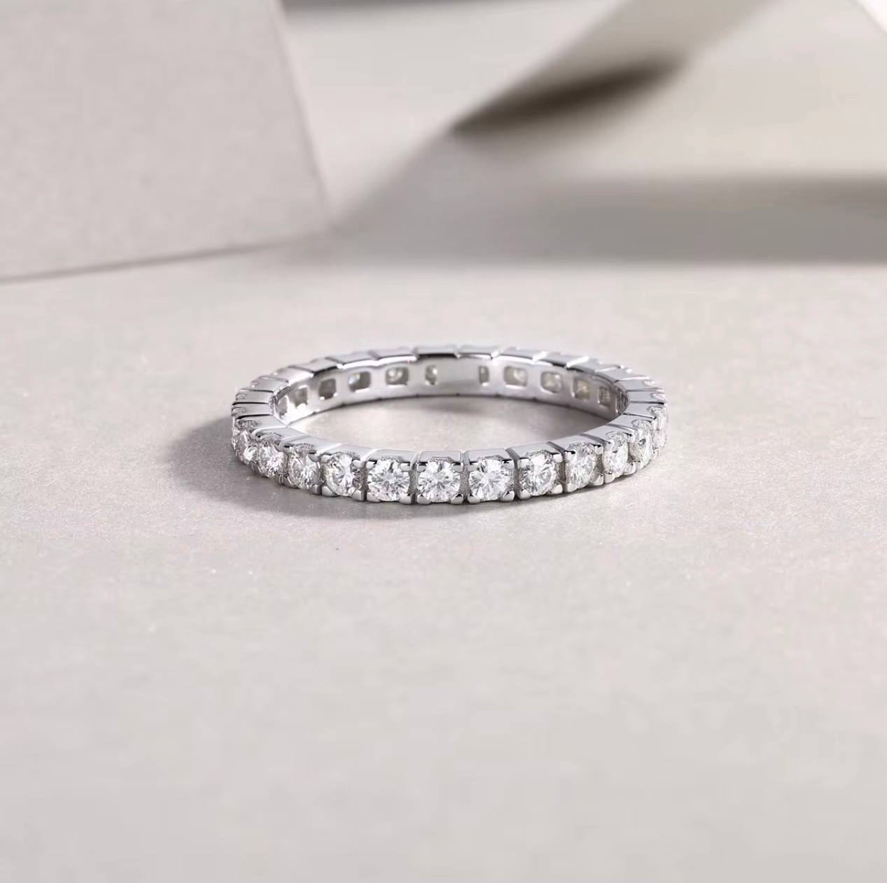 Bague Alliance Éternité – Argent 925 & Moissanites de Laboratoire